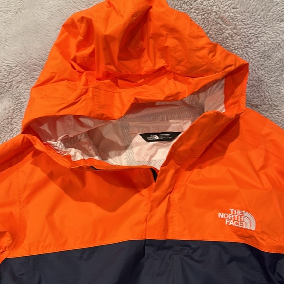 The North Face Men’s Windbreaker Orange/Navy Jacket - Picture 2 of 8